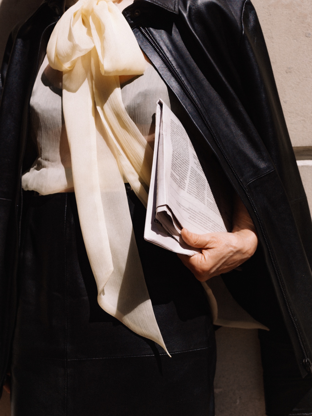 Editorial frame 4