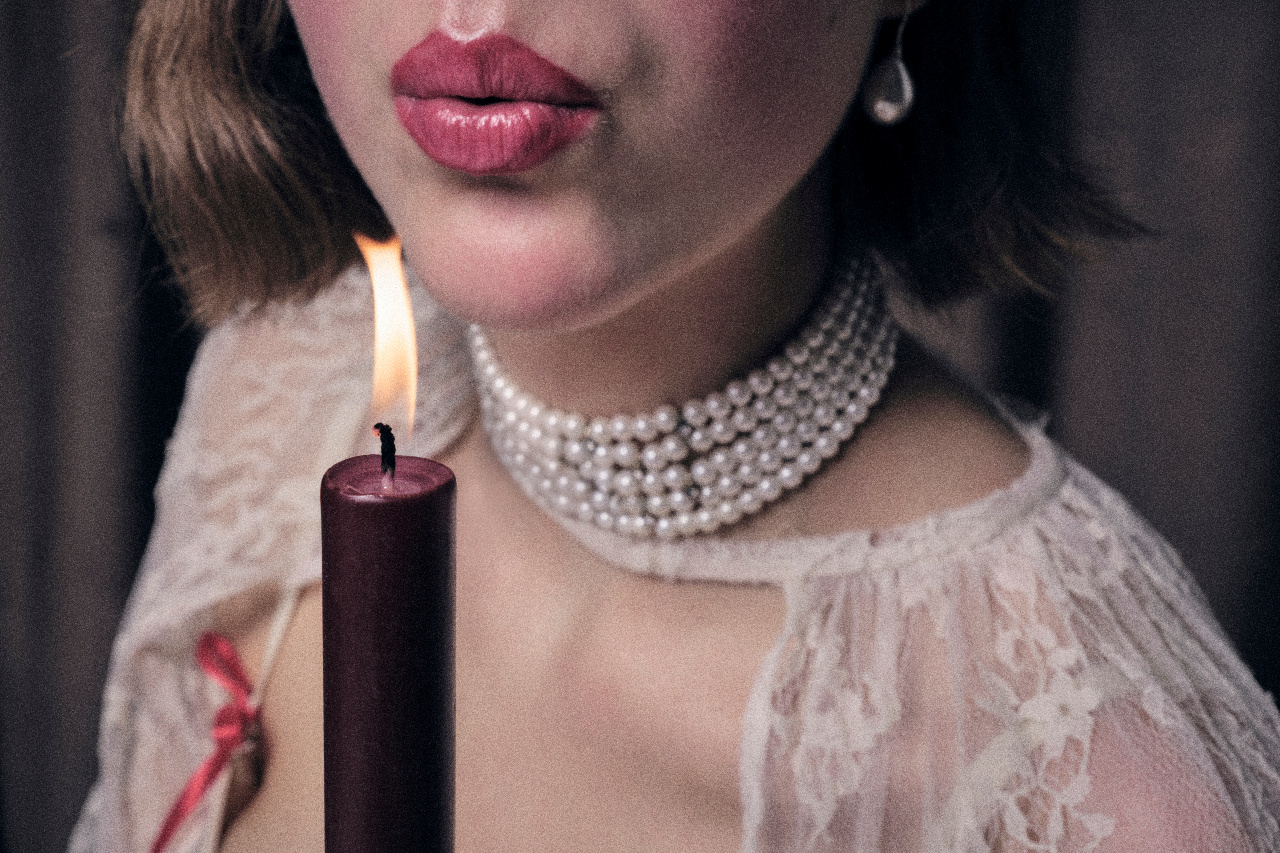 Editorial frame 3